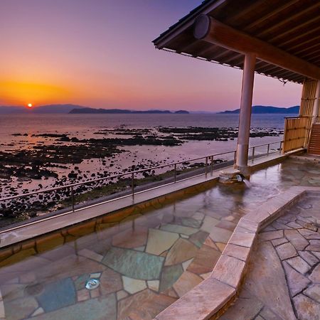 Wakayama Kada Onsen Kada Kaigetsu  Otel Dış mekan fotoğraf